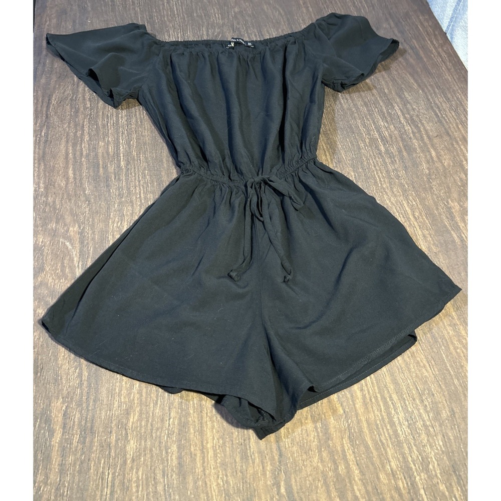 Abercrombie and Fitch Women's Size XS Short Black Romper Short Flutter Sleeves